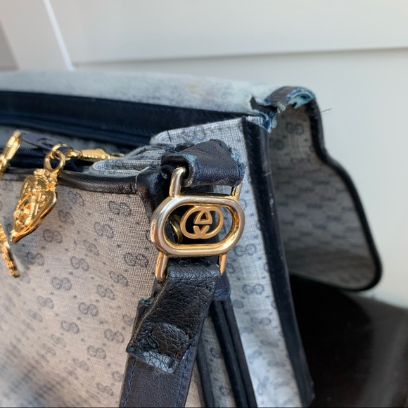 😻 Authentic Vintage Gucci Crossbody Bag - Picture 7 of 15